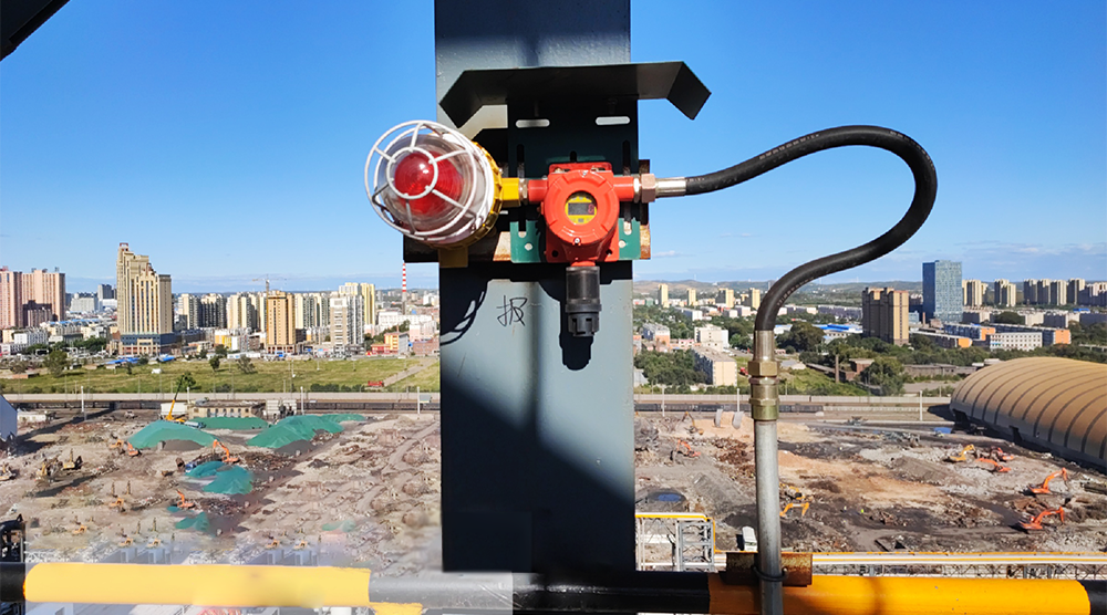 室外带防雨罩.png 室外带防雨罩.png